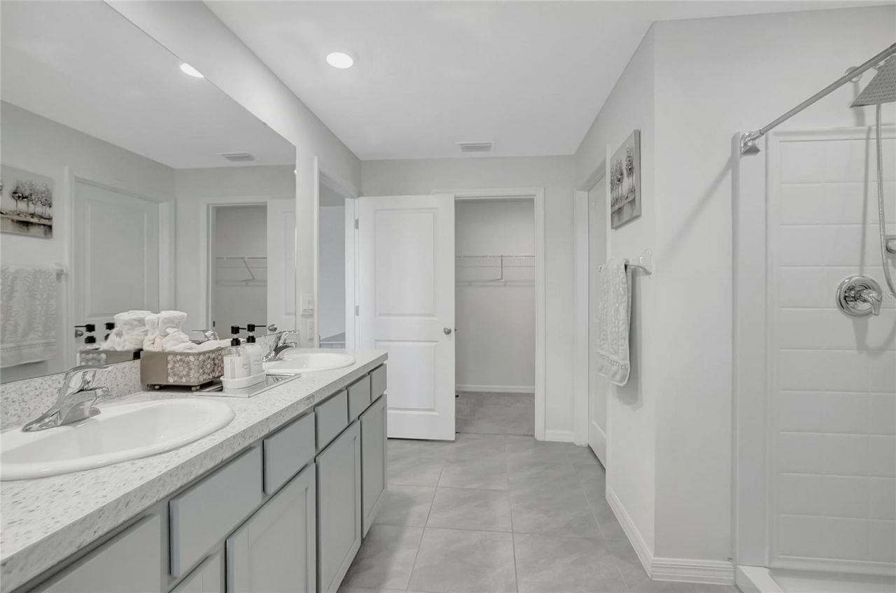 7737 Rosewood Garden Loop , Tampa, FL 33637 Photo