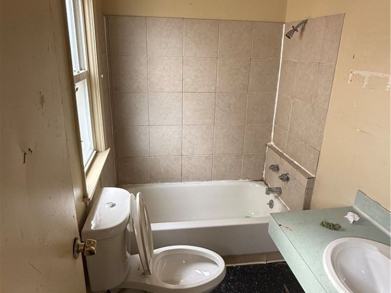 10001 Lamontier Avenue, Cleveland, OH 44104 Photo 10