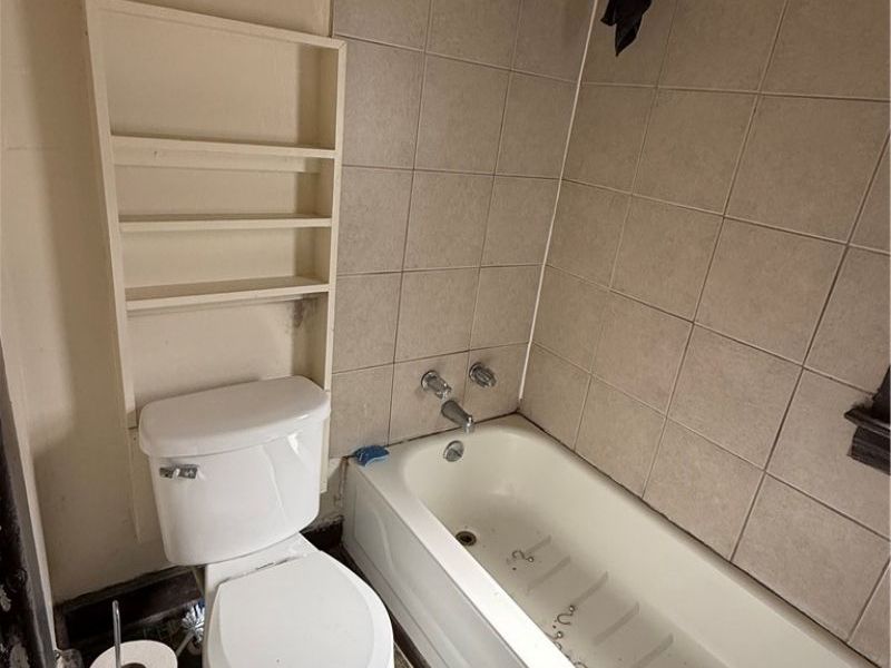 10001 Lamontier Avenue, Cleveland, OH 44104 Photo 17