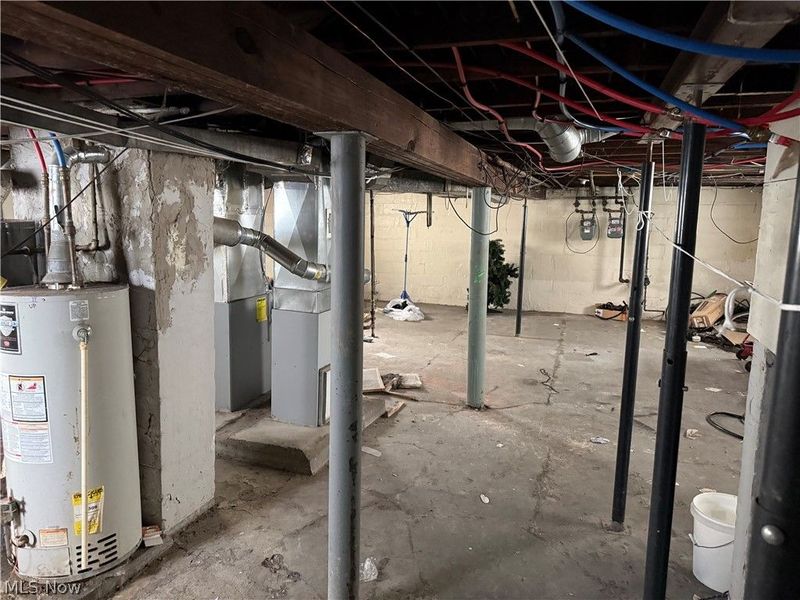 10001 Lamontier Avenue, Cleveland, OH 44104 Photo 18