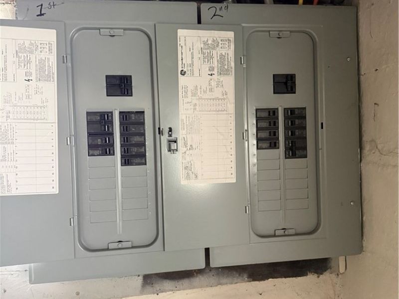 10001 Lamontier Avenue, Cleveland, OH 44104 Photo 20