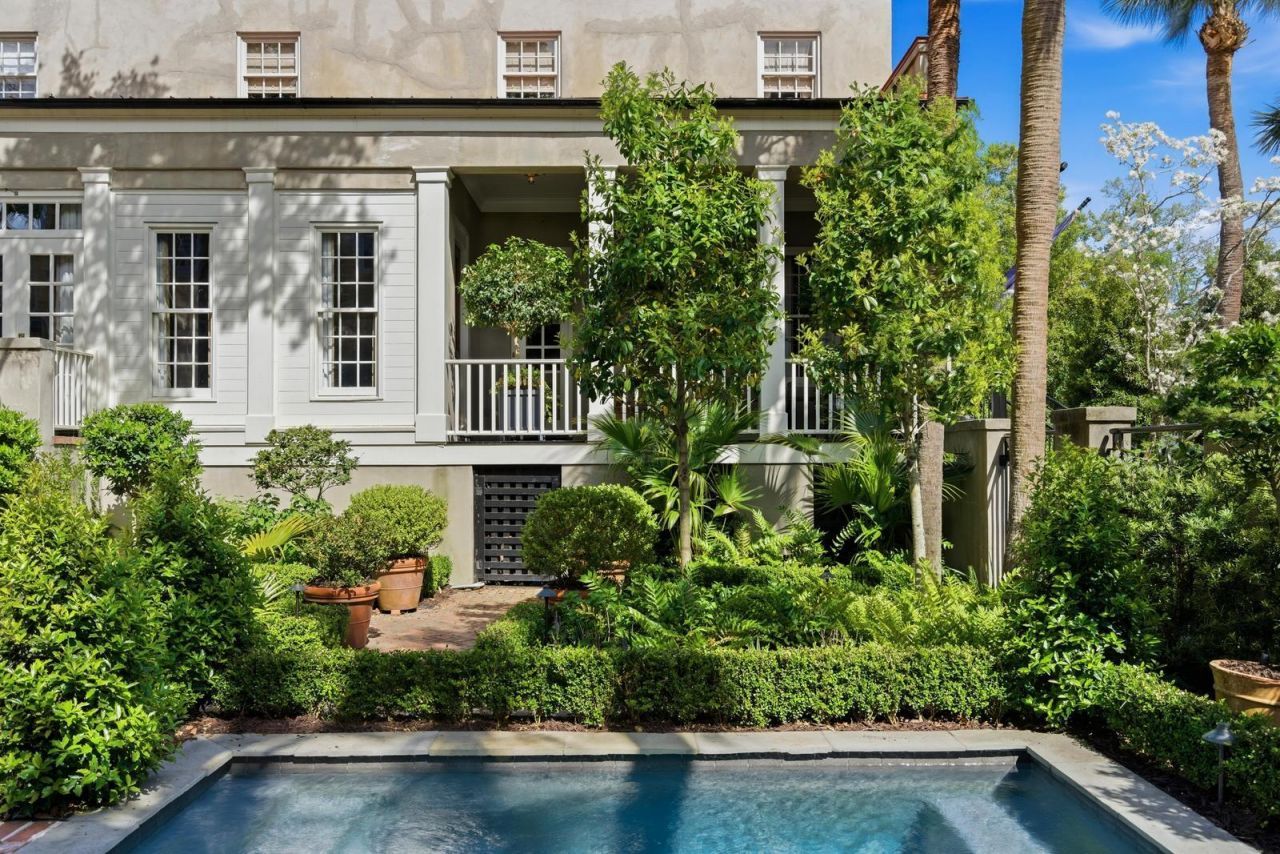 140 Queen Street Photo 102