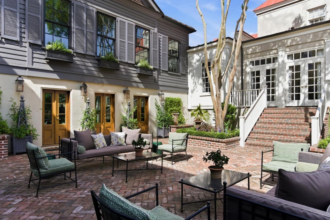 140 Queen Street Photo 103