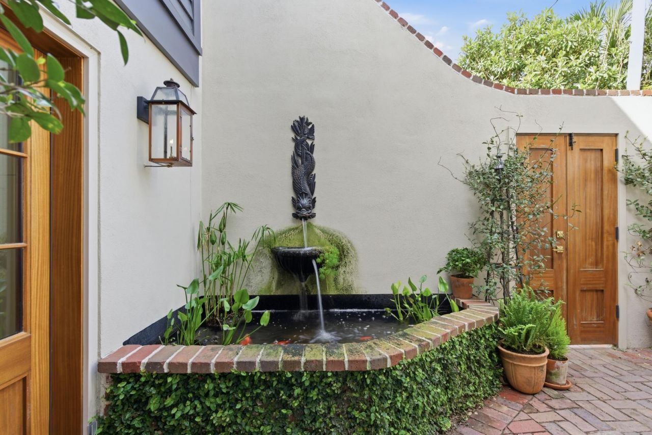 140 Queen Street Photo 109