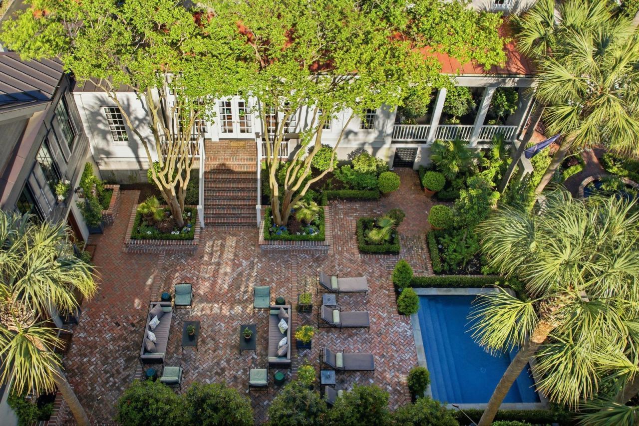 140 Queen Street Photo 129