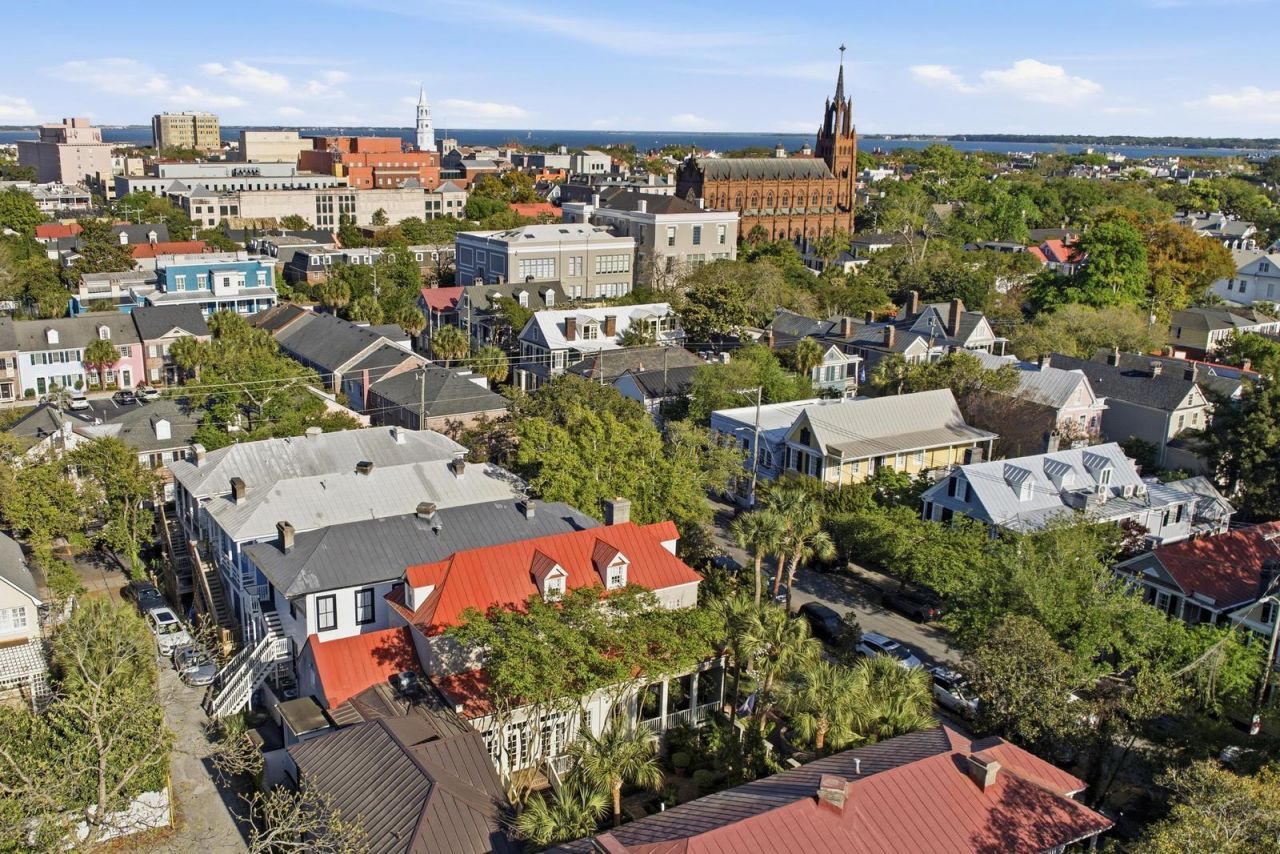 140 Queen Street Photo 130