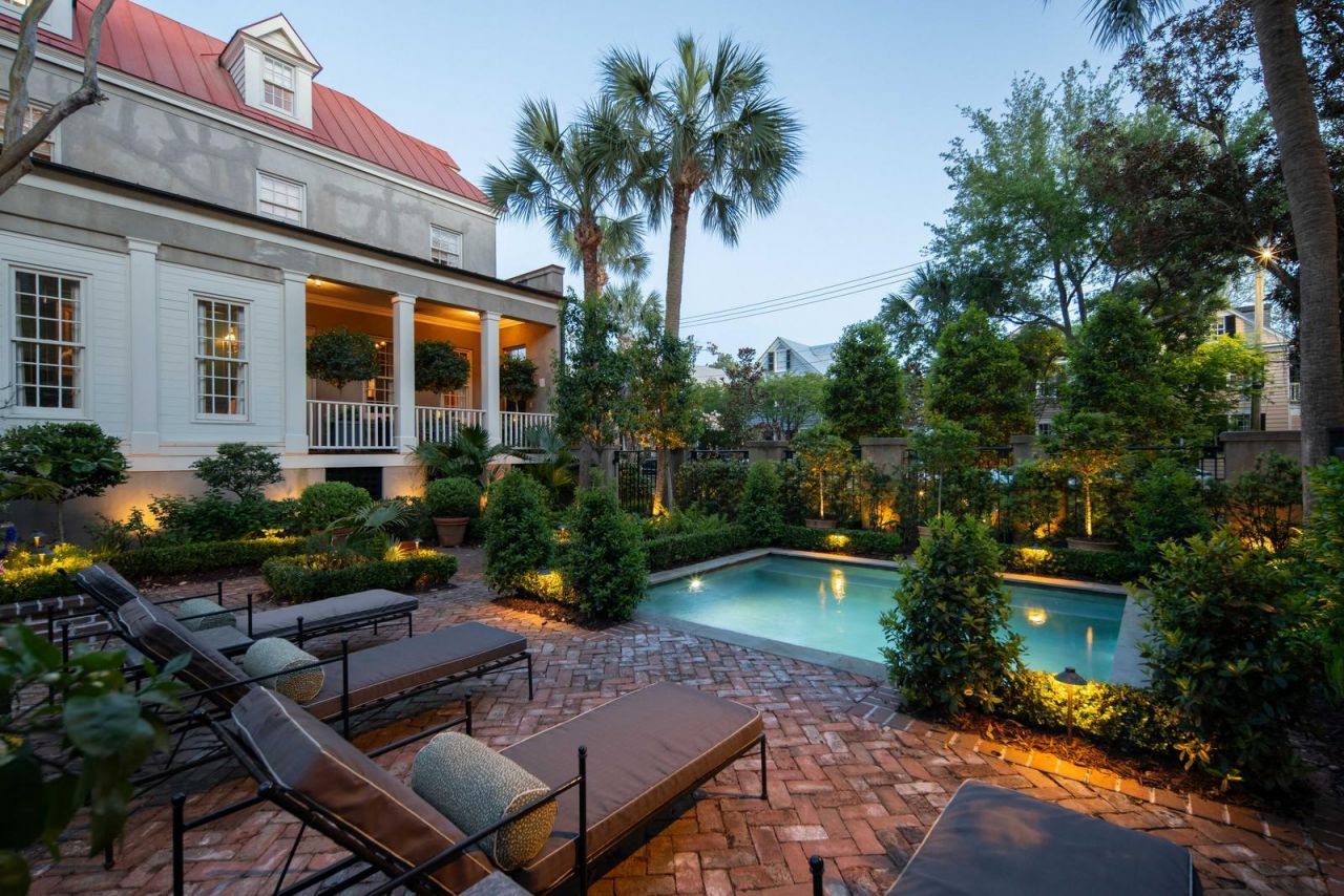 140 Queen Street Photo 139