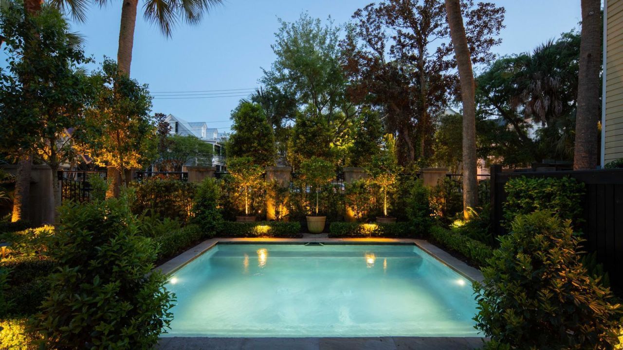 140 Queen Street Photo 141