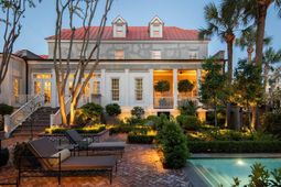 140 Queen Street photo 4