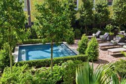 140 Queen Street photo 4