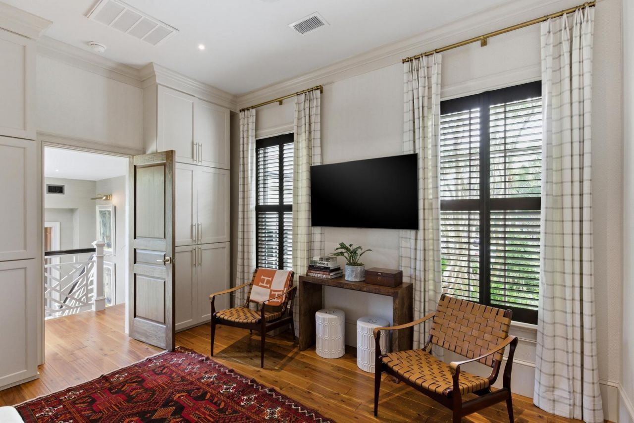 140 Queen Street Photo 54