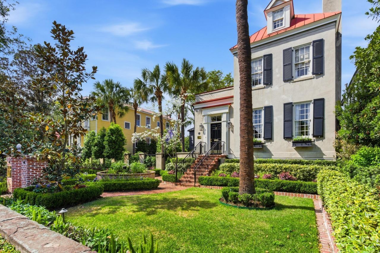 140 Queen Street Photo 6