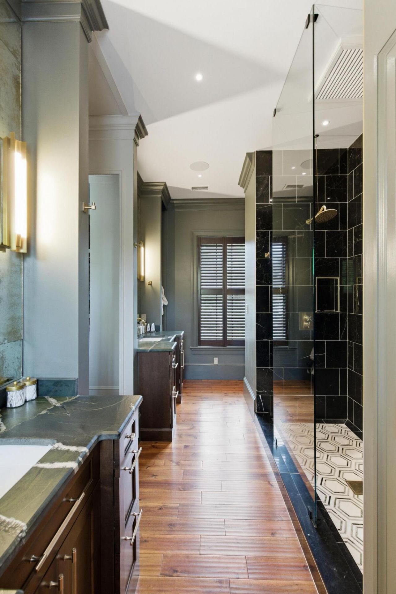 140 Queen Street Photo 60