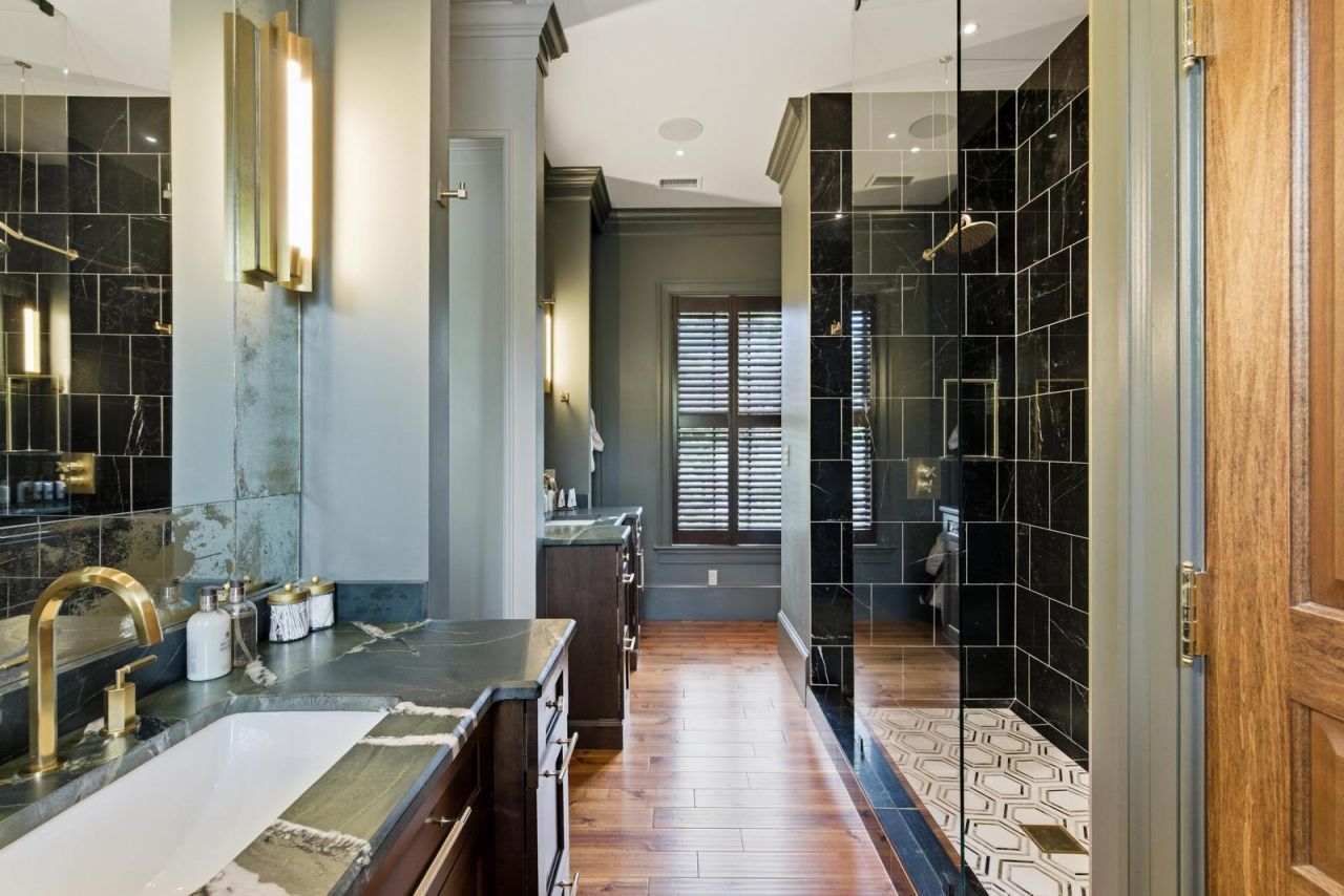 140 Queen Street Photo 61