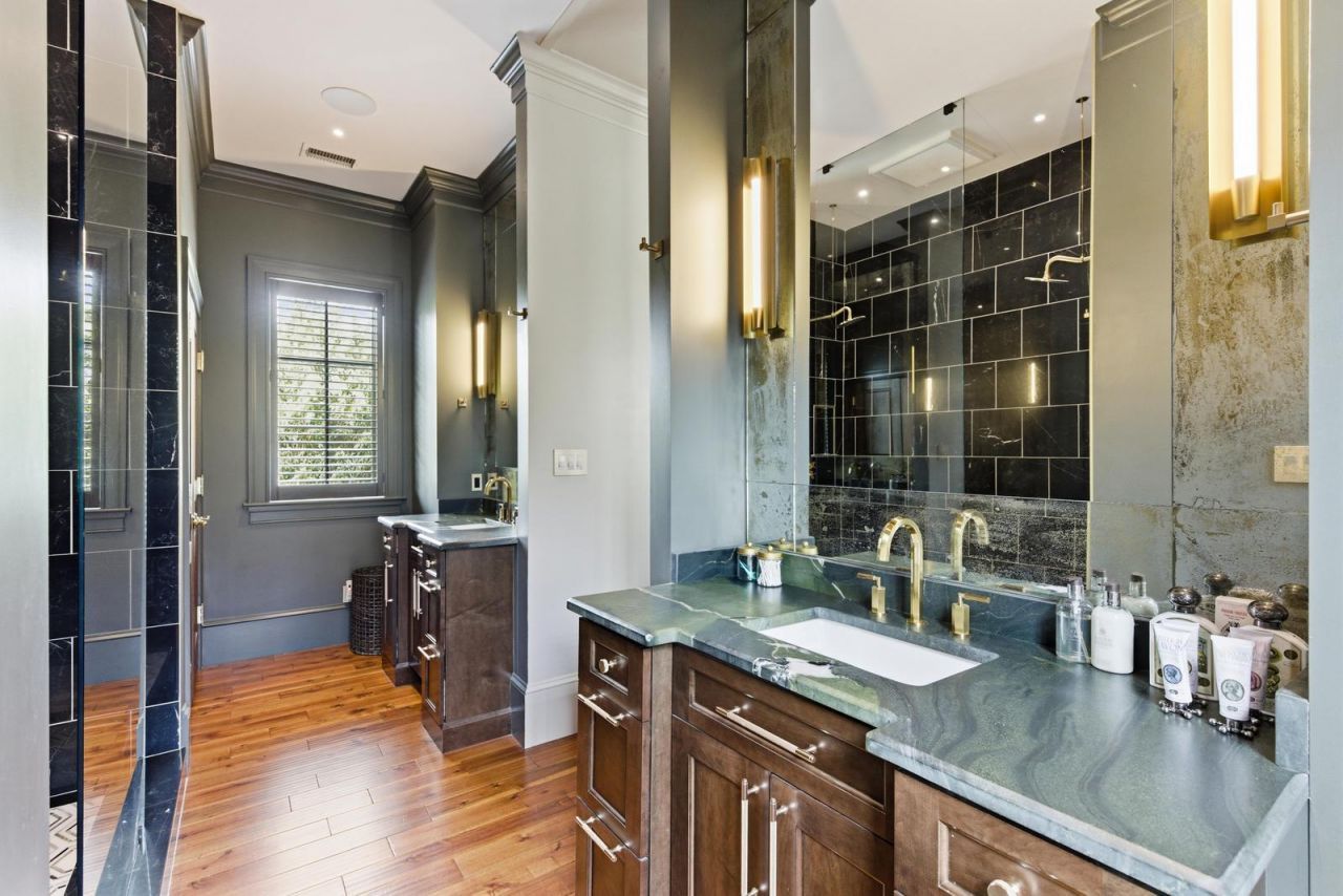 140 Queen Street Photo 65