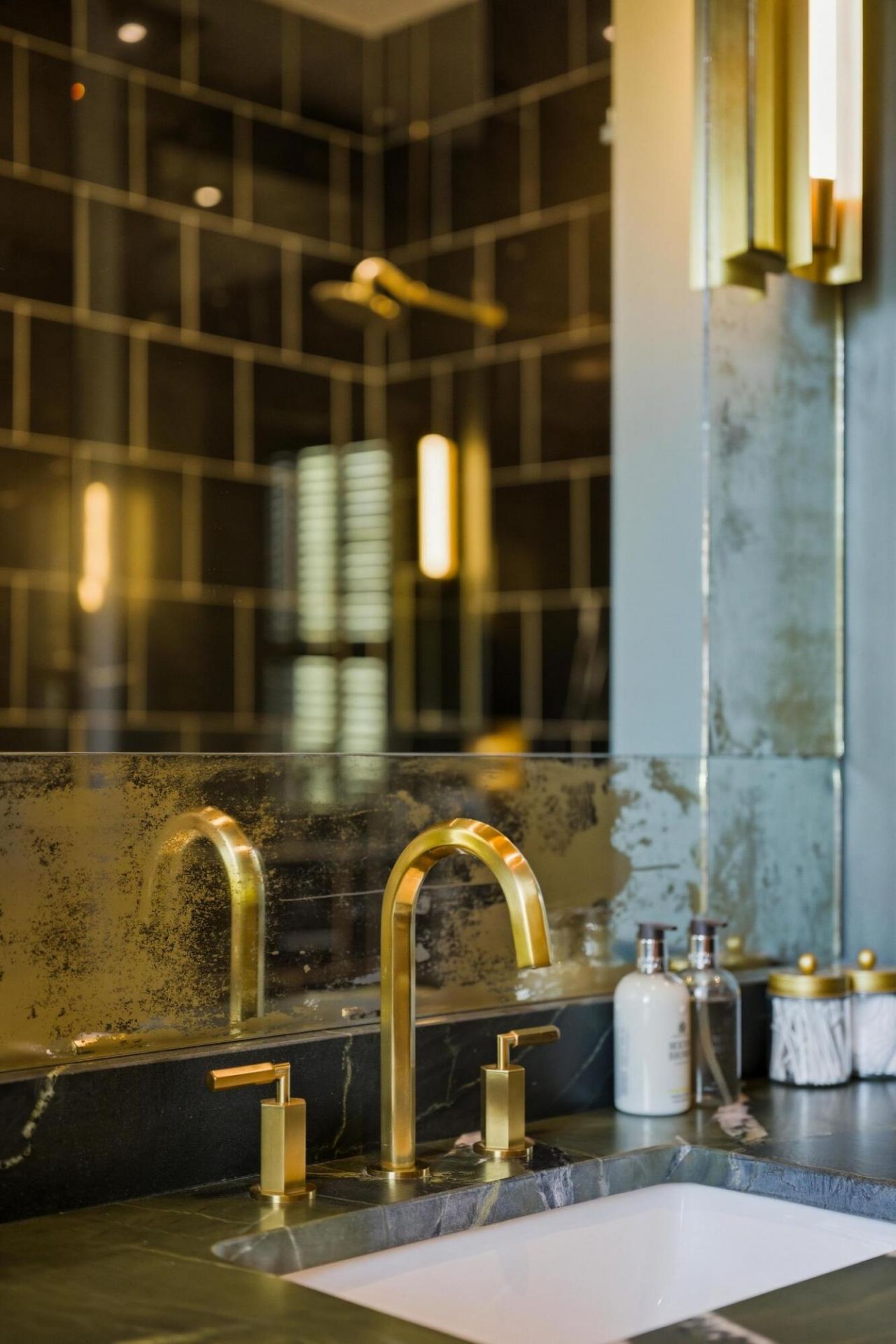 140 Queen Street Photo 65