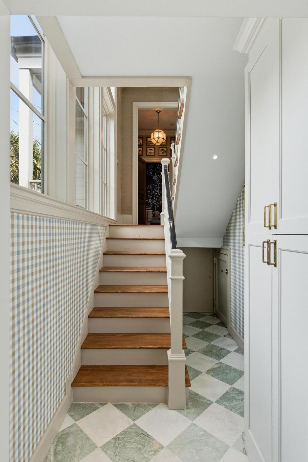 140 Queen Street Photo 68