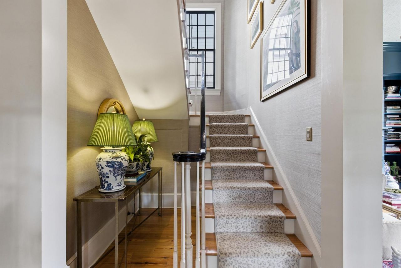 140 Queen Street Photo 82