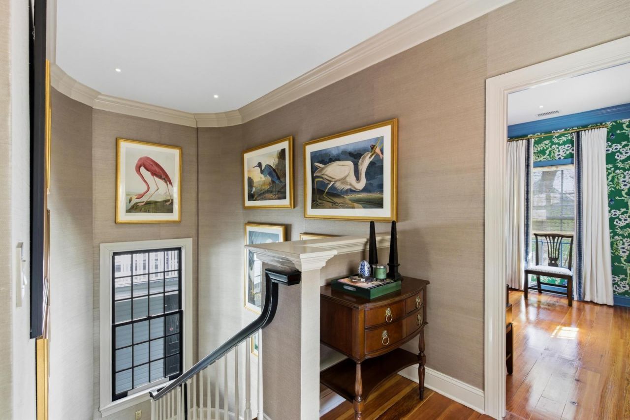 140 Queen Street Photo 83