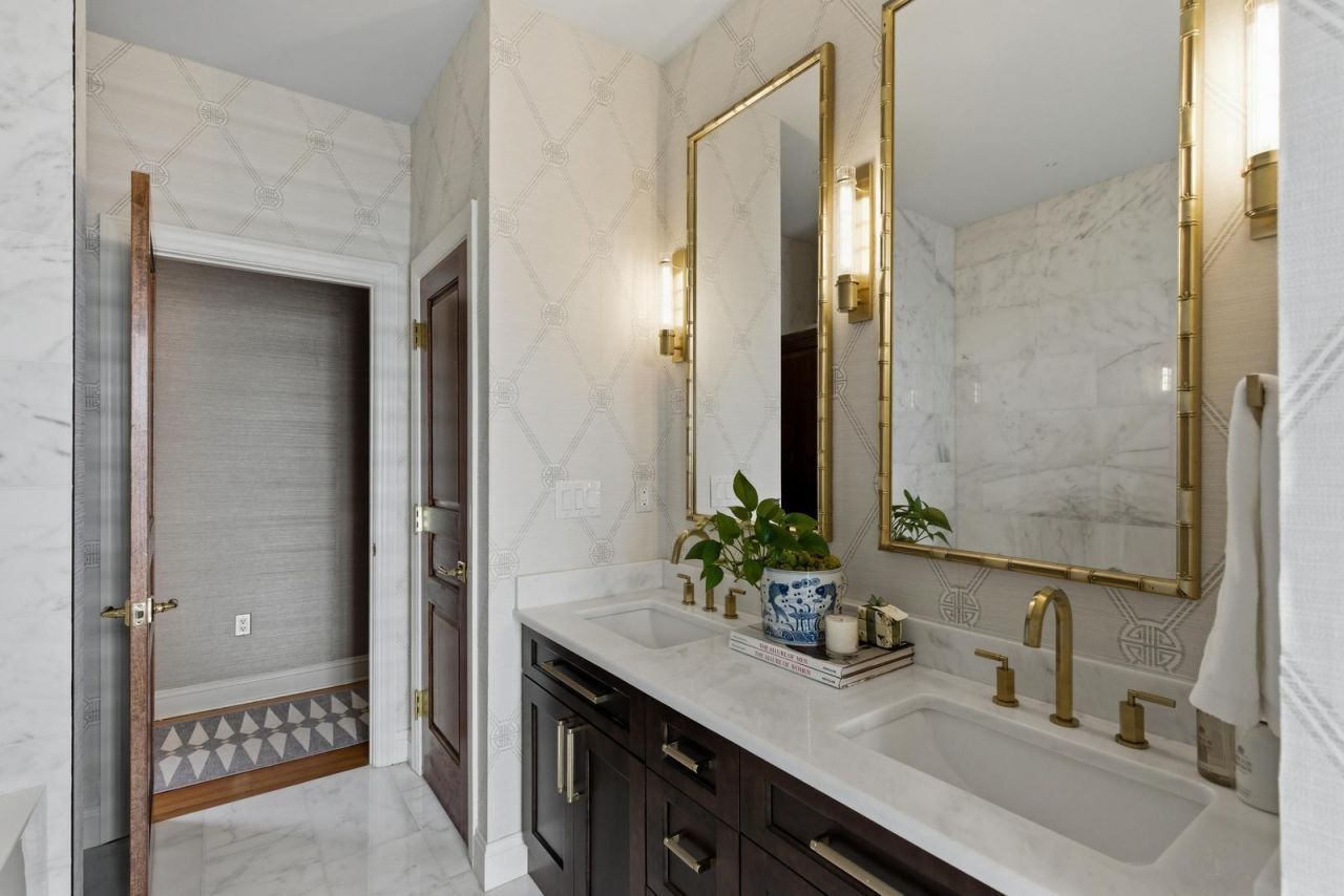 140 Queen Street Photo 86