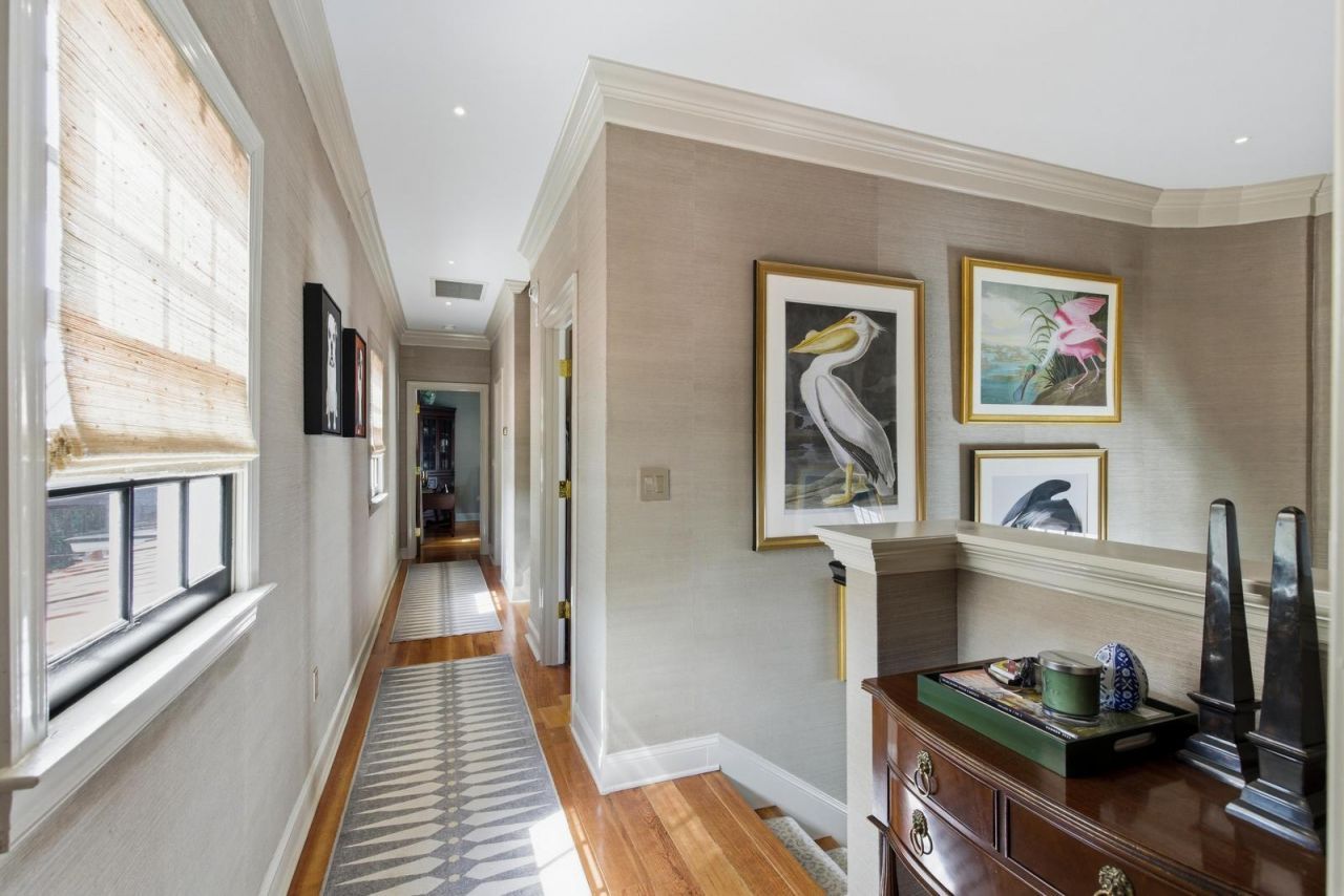 140 Queen Street Photo 88