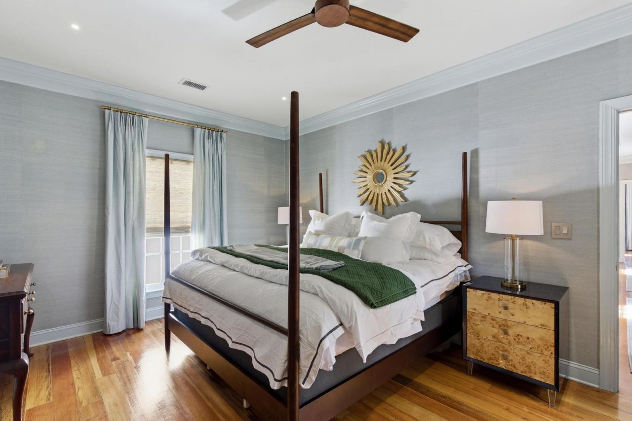 140 Queen Street Photo 90