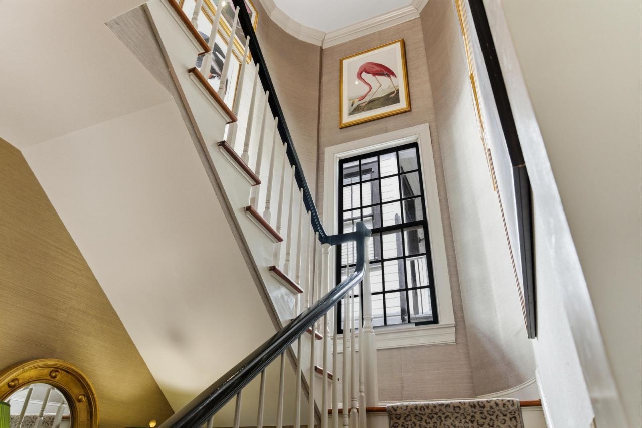 140 Queen Street Photo 91