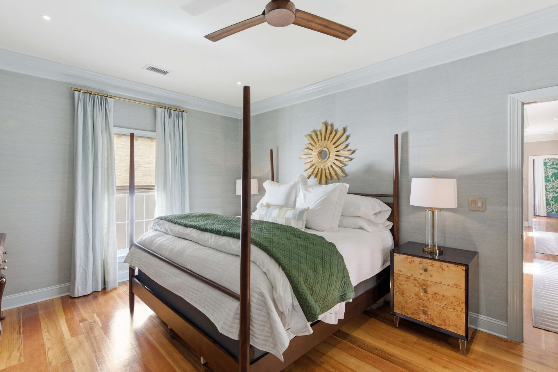 140 Queen Street Photo 91