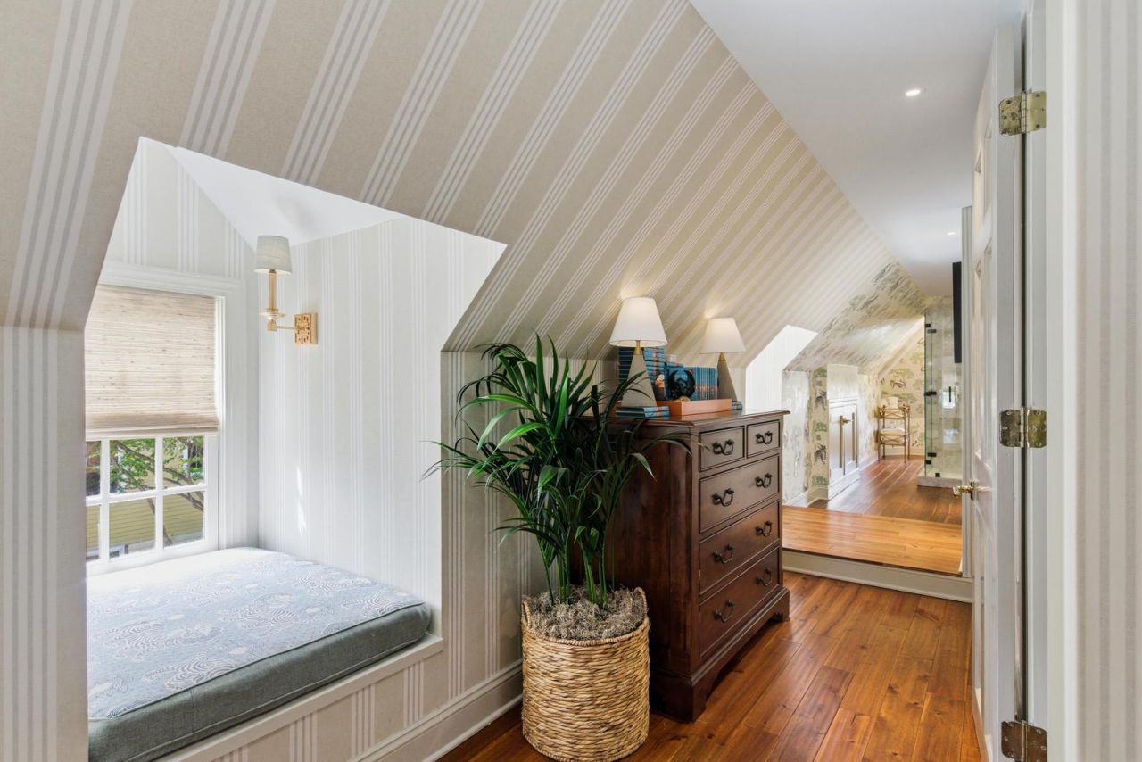 140 Queen Street Photo 94