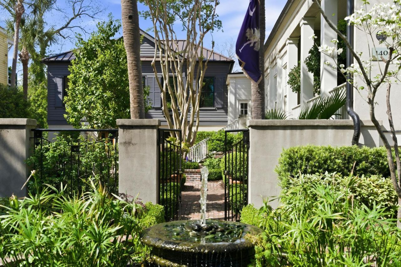 140 Queen Street Photo 99