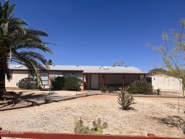 23152 W STAGHORN Lane, Congress, AZ 85332