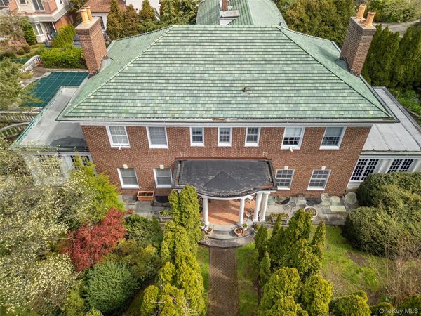 127 Beverly Road , Douglaston, NY 11363