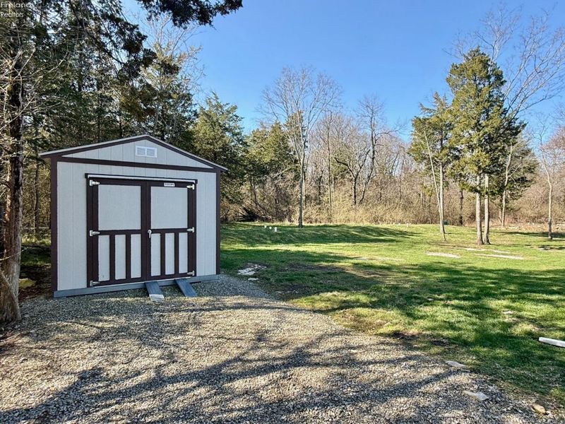 186 Hamilton Road, Kelleys Island, OH 43438 Photo 8