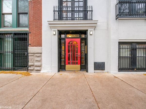871 N La Salle Street , Unit 3, Chicago, IL 60610