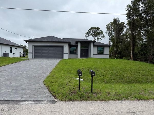 900 Alaska AVE , LEHIGH ACRES, FL 33971