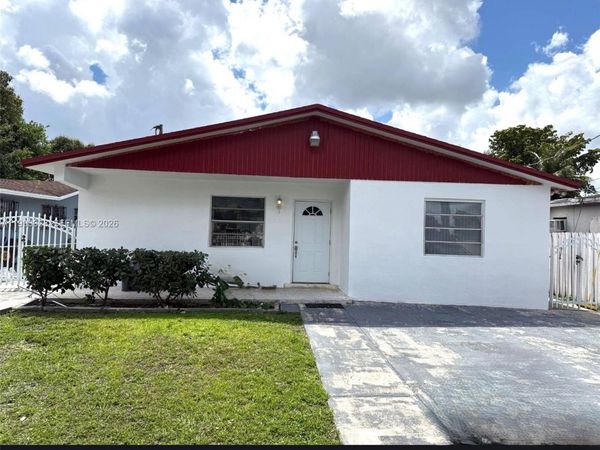 3066 NW 28th St, Miami, FL 33142