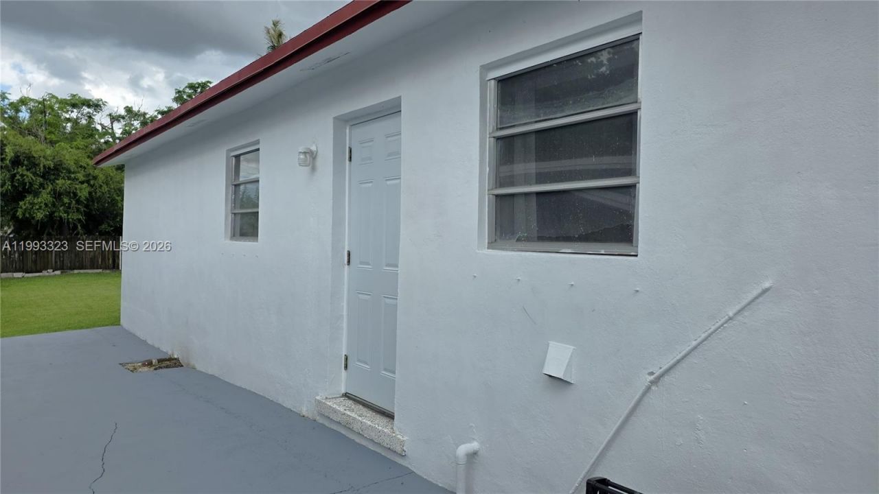 3066 NW 28th St, Miami, FL 33142 Photo