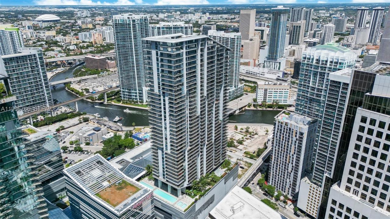 68 SE 6th St, Unit 2104, Miami, FL 33131 Photo