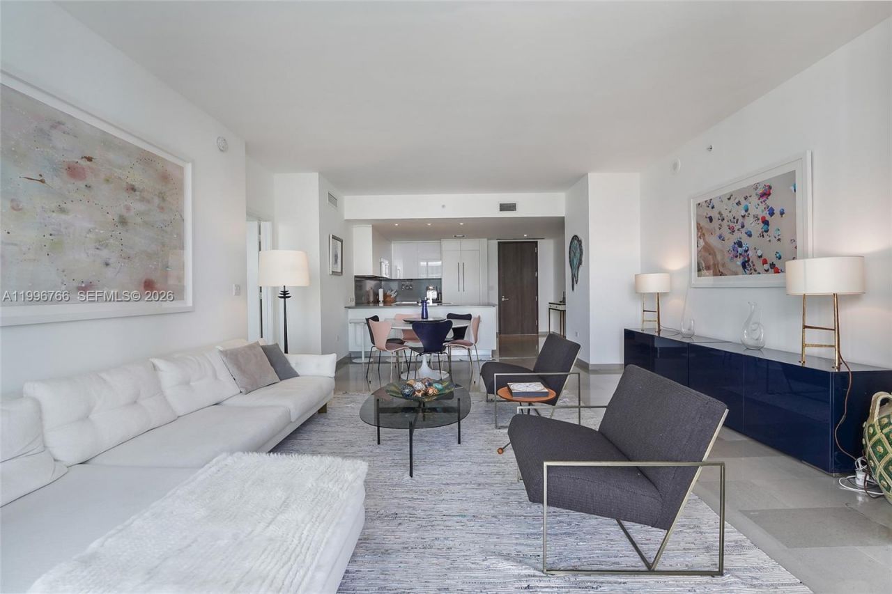 68 SE 6th St, Unit 2104, Miami, FL 33131 Photo