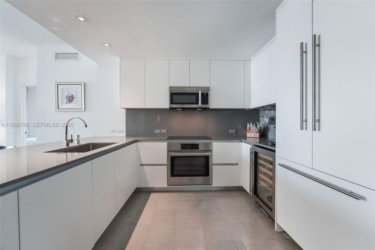 68 SE 6th St, Unit 2104, Miami, FL 33131 Photo