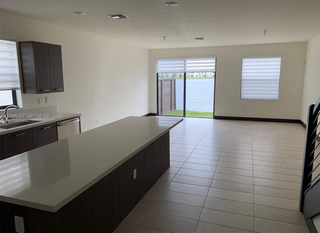 9106 NW 158th St , Unit 9106, Miami Lakes, FL 33018 Photo