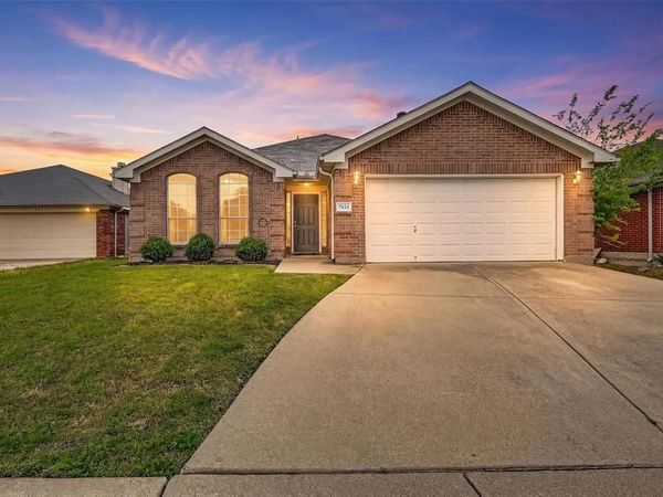 7424 Lake Front Trail, Arlington, TX 76002