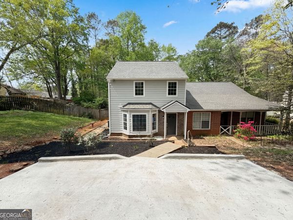 5073 Farm Valley Drive NE, Woodstock, GA 30188