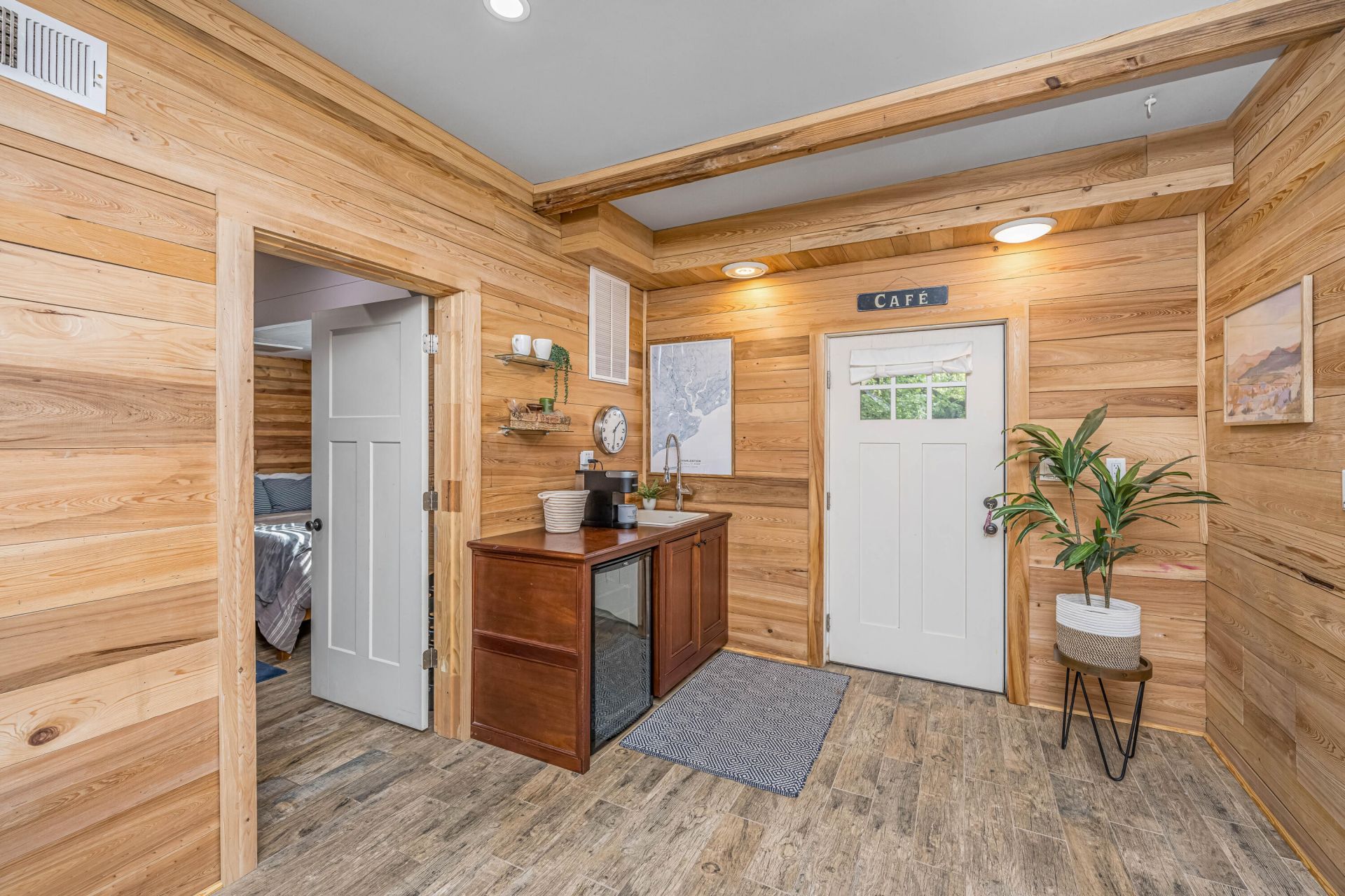 7011 Crest Court Photo 30