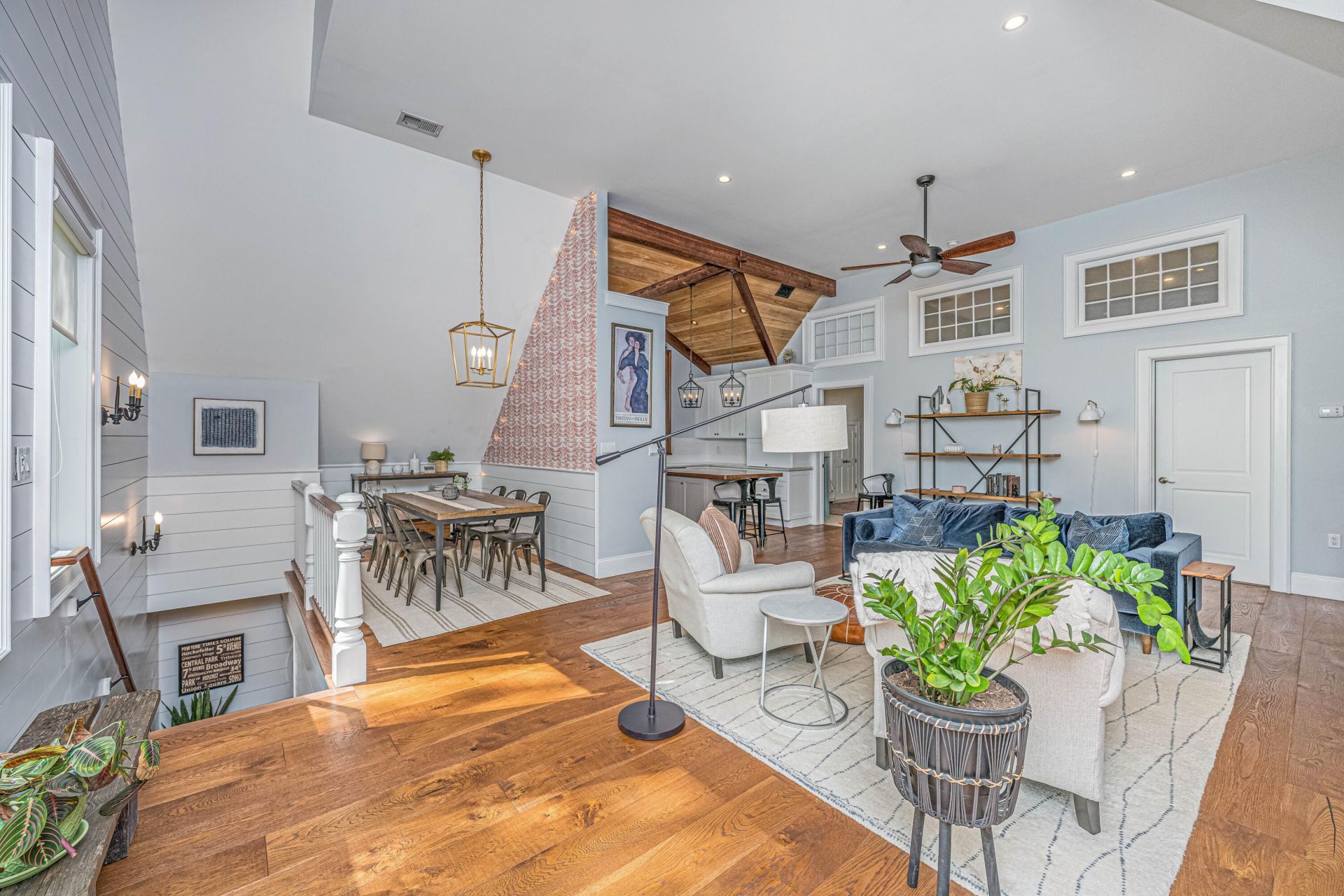 7011 Crest Court Photo 9