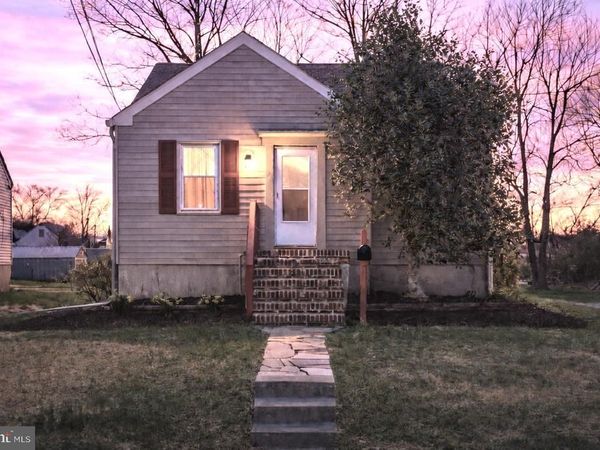 28 W CENTER AVENUE, MAPLE SHADE, NJ 08052