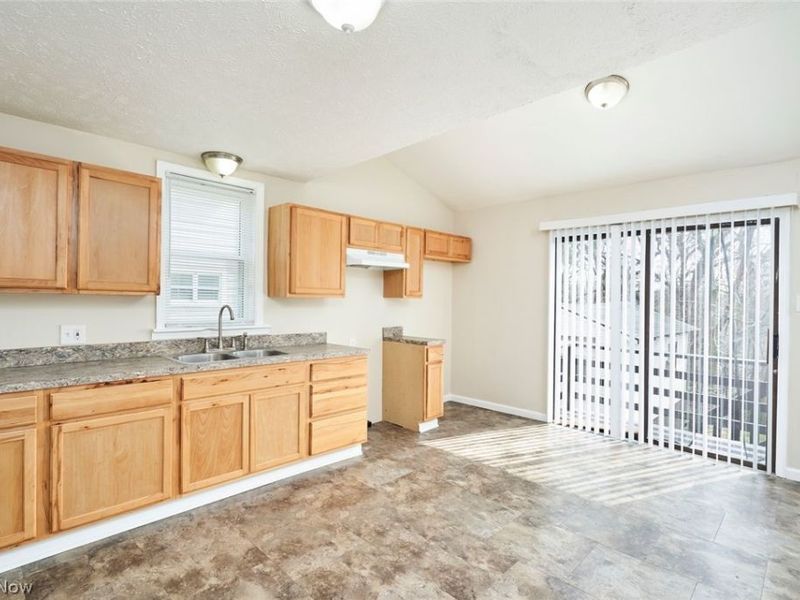 85 Mount View Avenue, Akron, OH 44303 Photo 7