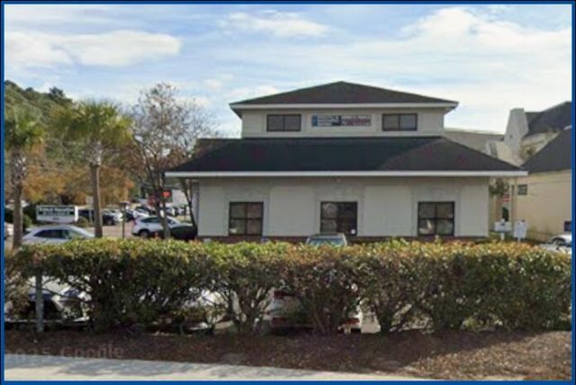 9241 University Boulevard  Photo 5