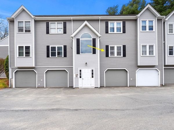 84 Tennis Plaza Rd, Unit 33, Dracut, MA 01826