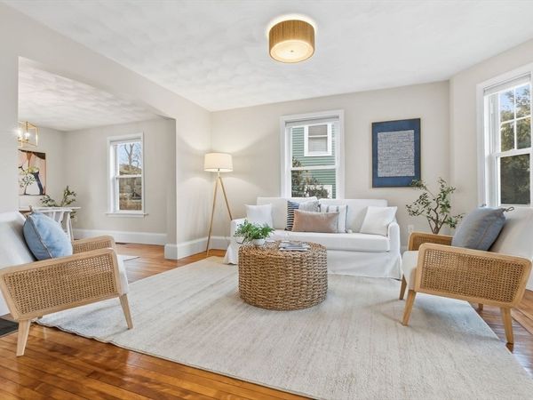 5 Pickett St, Beverly, MA 01915